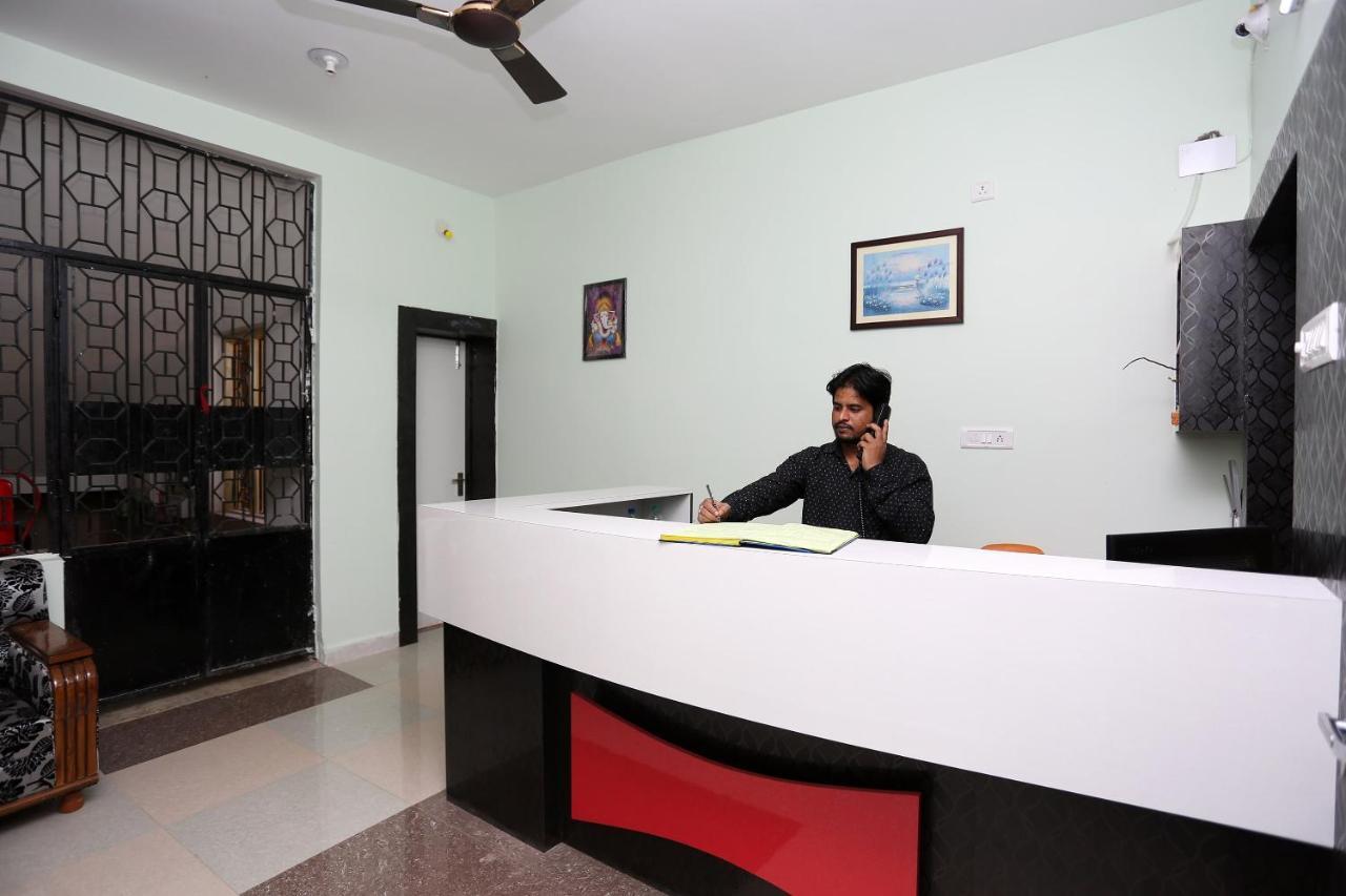 Oyo 24317 Aditya Guest House 3 Bhubaneswar Exterior photo